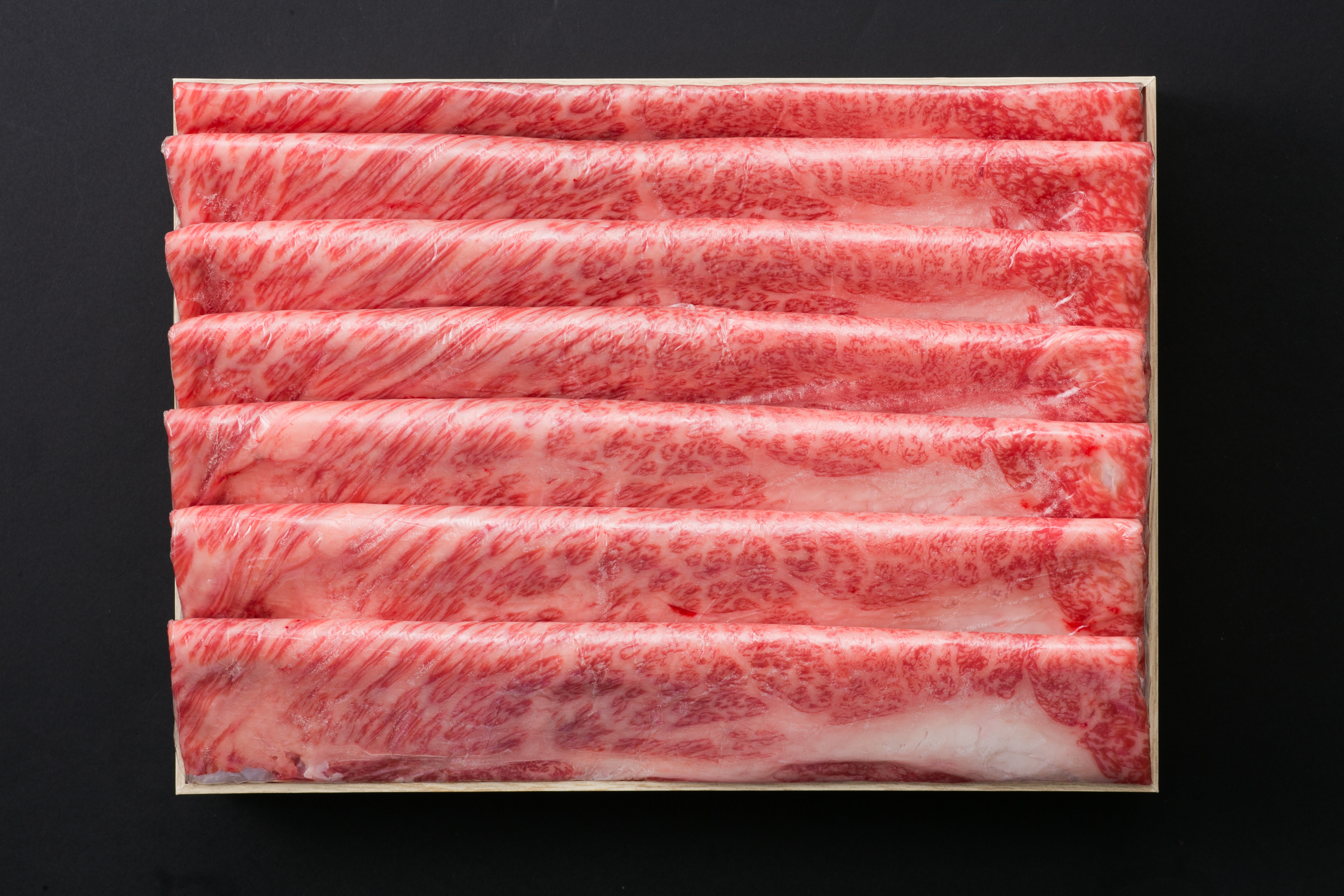  国産黒毛和牛肩ロースすき焼き　SY-06【送料無料※一部地域を除く】牛肉  ギフト 御中元 御歳暮 御礼 結婚内祝 出産内祝 粗品 快気祝い 