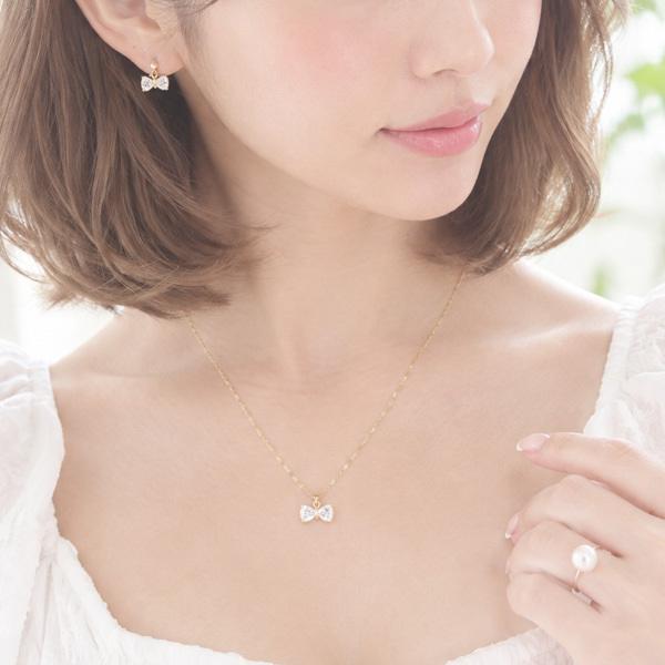 【キュービックジルコニアリボンネックレス☆日本製】パーティや結婚式にもお勧め♪華奢ネックレスが可愛い/レディース/プレゼント/誕生日/クリスマス/ウェディング/発表会/パーティー/2次会