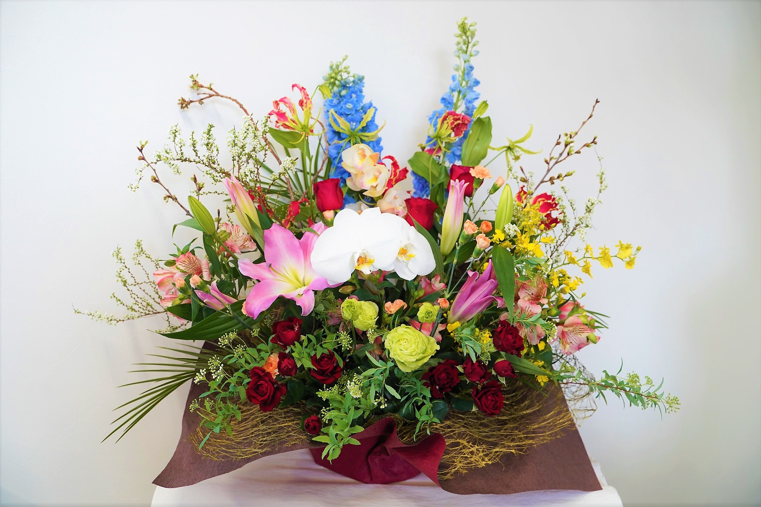 無料カード 名札 豪華で華やかなアレンジ 胡蝶蘭 恋人 上司 両親 お祝い プロポーズ 結婚祝い 開店祝い 開業祝い 発表会 送別会 引越し祝い 新築祝い 結婚記念日 誕生日 退職祝い ギフト プレゼント 母の日 Fiolice フィオリーチェ プレゼント ギフトの