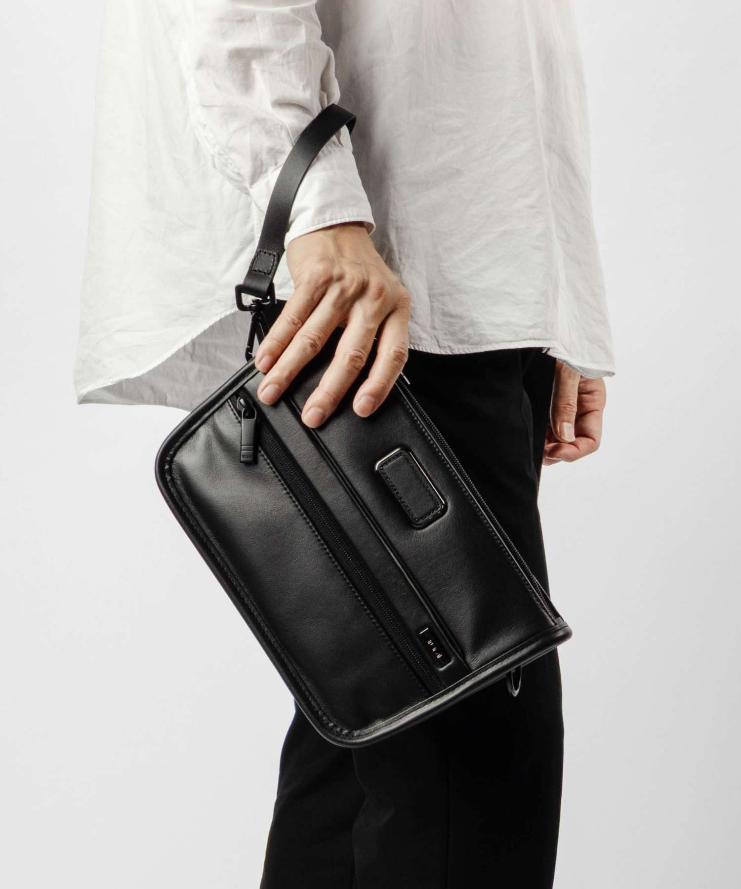 トゥミ TUMI ALPHA アルファ CONV CLUTCH CROSSBODY コンバーチブル クラッチ クロスボディ 09203725DL4 158985 ショルダーバッグ メンズ バッグ
