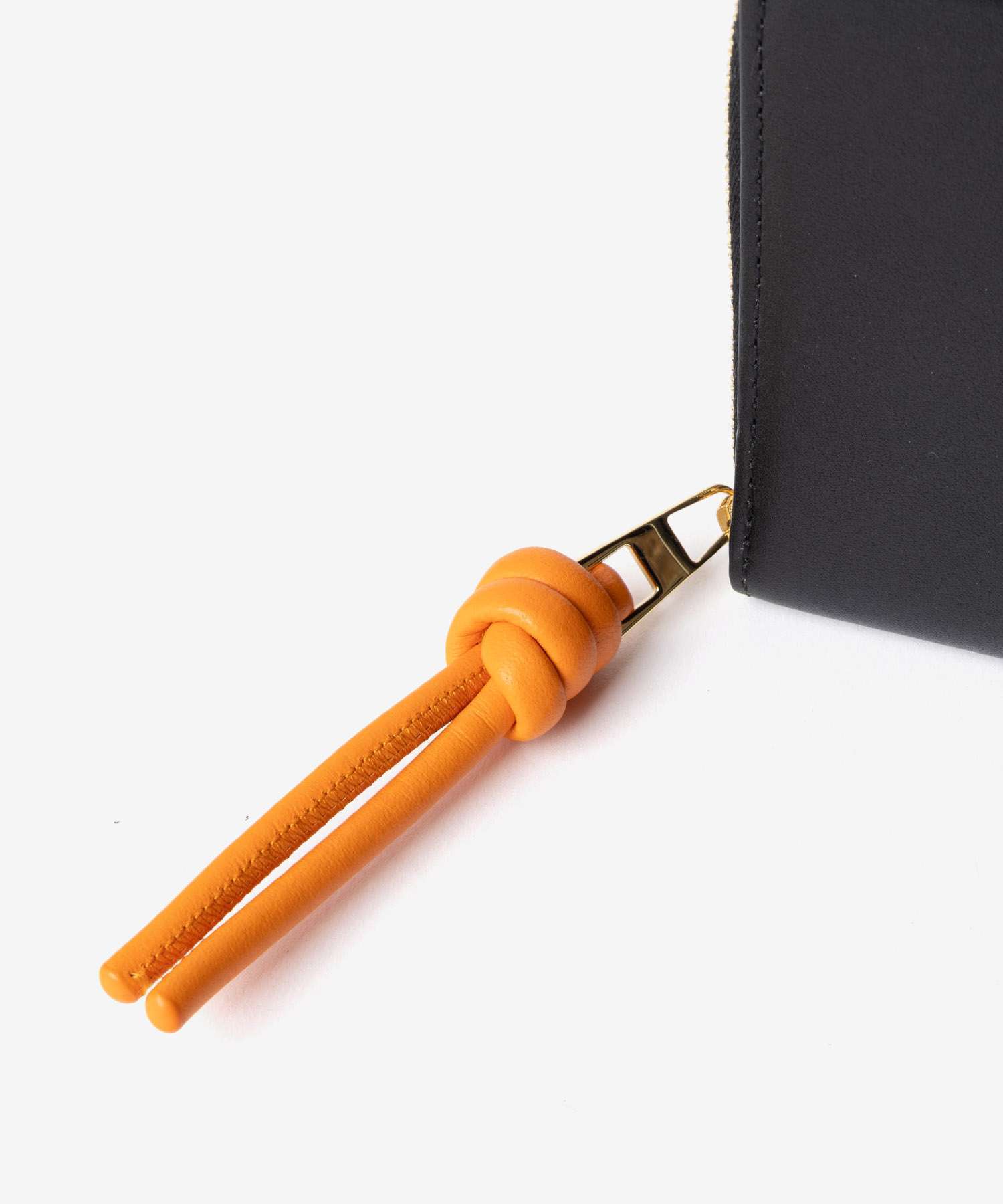 ロエベ LOEWE KNOT COMPACT ZIP AROUND WALLET IN SHINY NAPPA CALFSKIN ノット コンパクト ウォレット シャイニーナパカーフ CEM1CWZX01 二つ折り財布 ミニ財布 レディース 財布