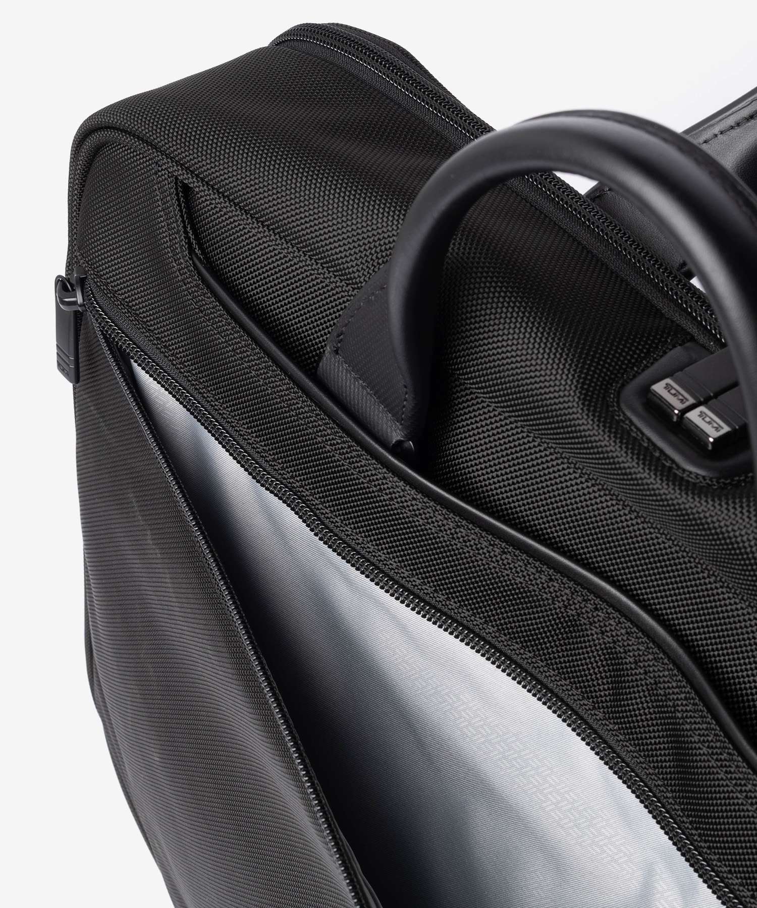 トゥミ TUMI ALPHA アルファ LARGE 17 BRIEFCASE ラージ 17インチ ブリーフケース 02603114D4 158967 ビジネスバッグ 通勤 メンズ バッグ ブラック