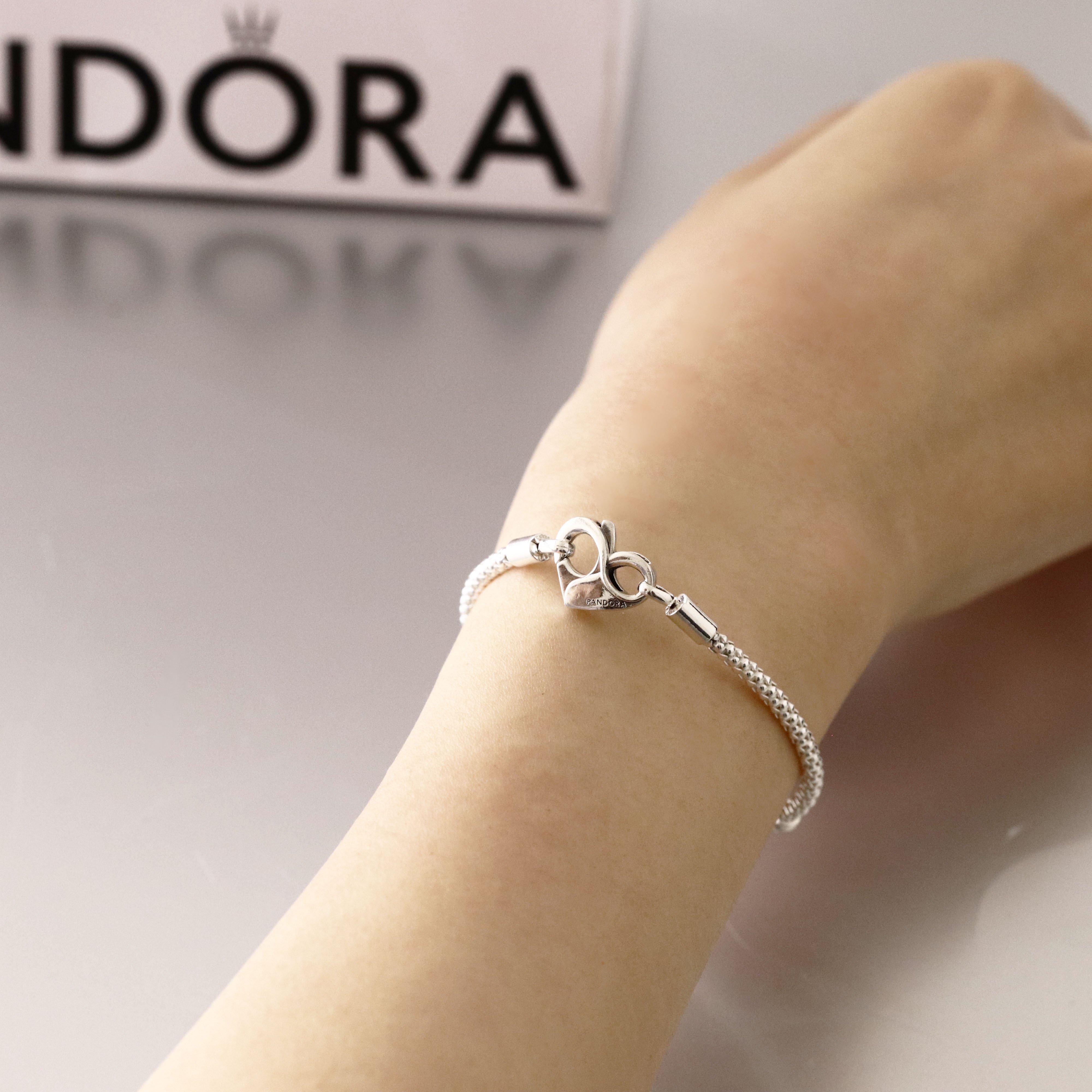 ボックス・ショッパー付 PANDORA(パンドラ) ★ Studded Chain Bracelet ★スタッズ チェーン ブレスレット ★ チャーム ブレスレット カスタマイズ アクセサリー シンプル 日常使い 誕生日 記念日 母の日 プレゼント ギフト