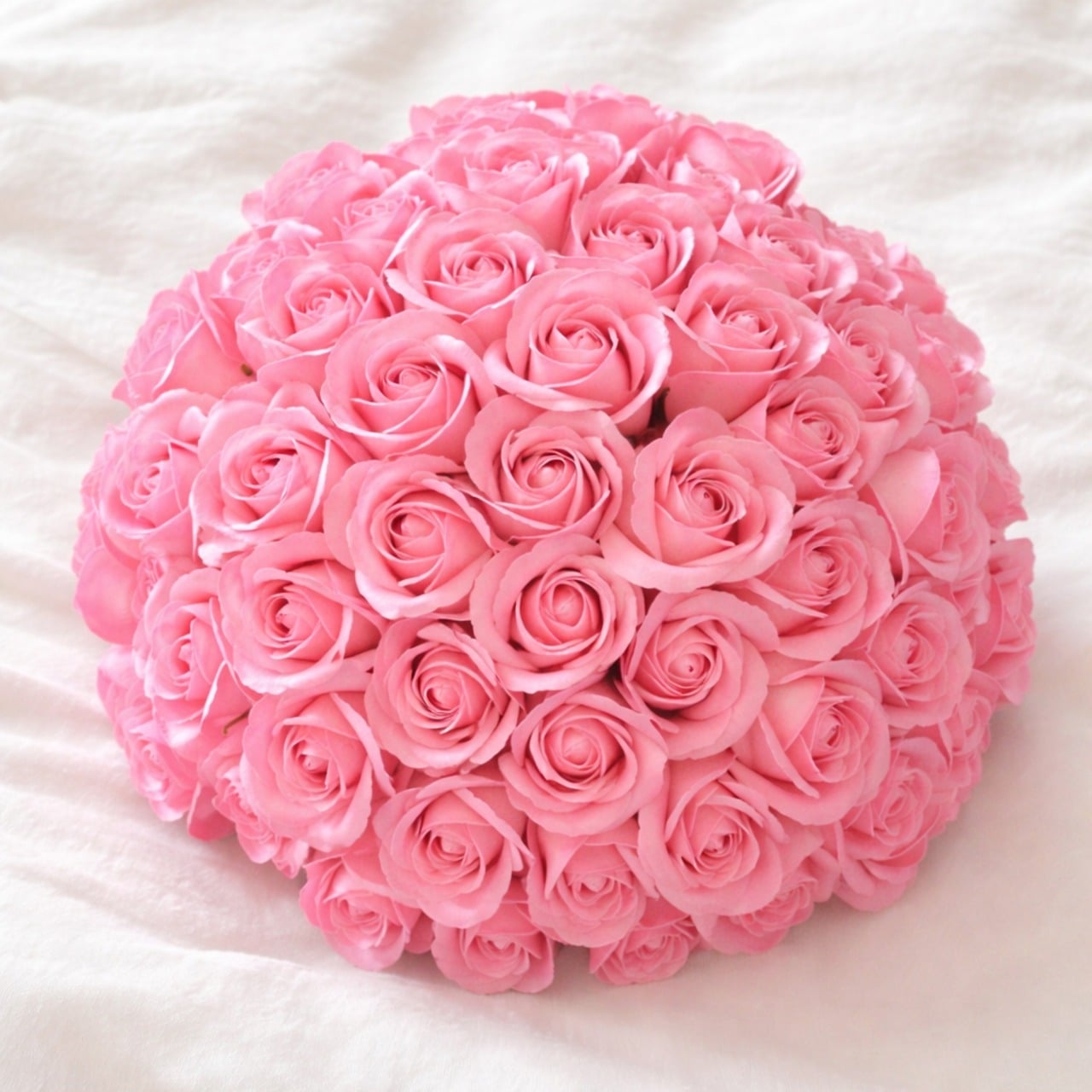【ピーチピンク】「サヴォンローズ」 花束 ブーケ バラの花束 薔薇の花束 花ギフト フラワーギフト フラワーボックス プロポーズ サプライズ ソープフラワー シャボンフラワー 石鹸フラワー 石鹸の花 石鹸のバラ 枯れない花 インテリア 母の日 父の日 敬老の日 クリスマス バレンタイン ホワイトデー 誕生日 入学 卒業 就職 結婚祝い 結婚記念日 退職祝い 記念日 