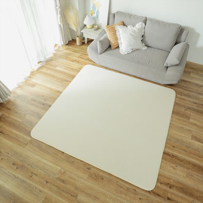 ラグ カーペット クッションマット マット 120×170cm ピタリ すべり止め 下敷き 滑り止め 手洗い 防音マット 防音 防ダニ加工 ホット 対応 床暖房対応 ウレタン入り下敷き 保温性 下 絨毯下 便利 無地 ホワイト オールシーズン