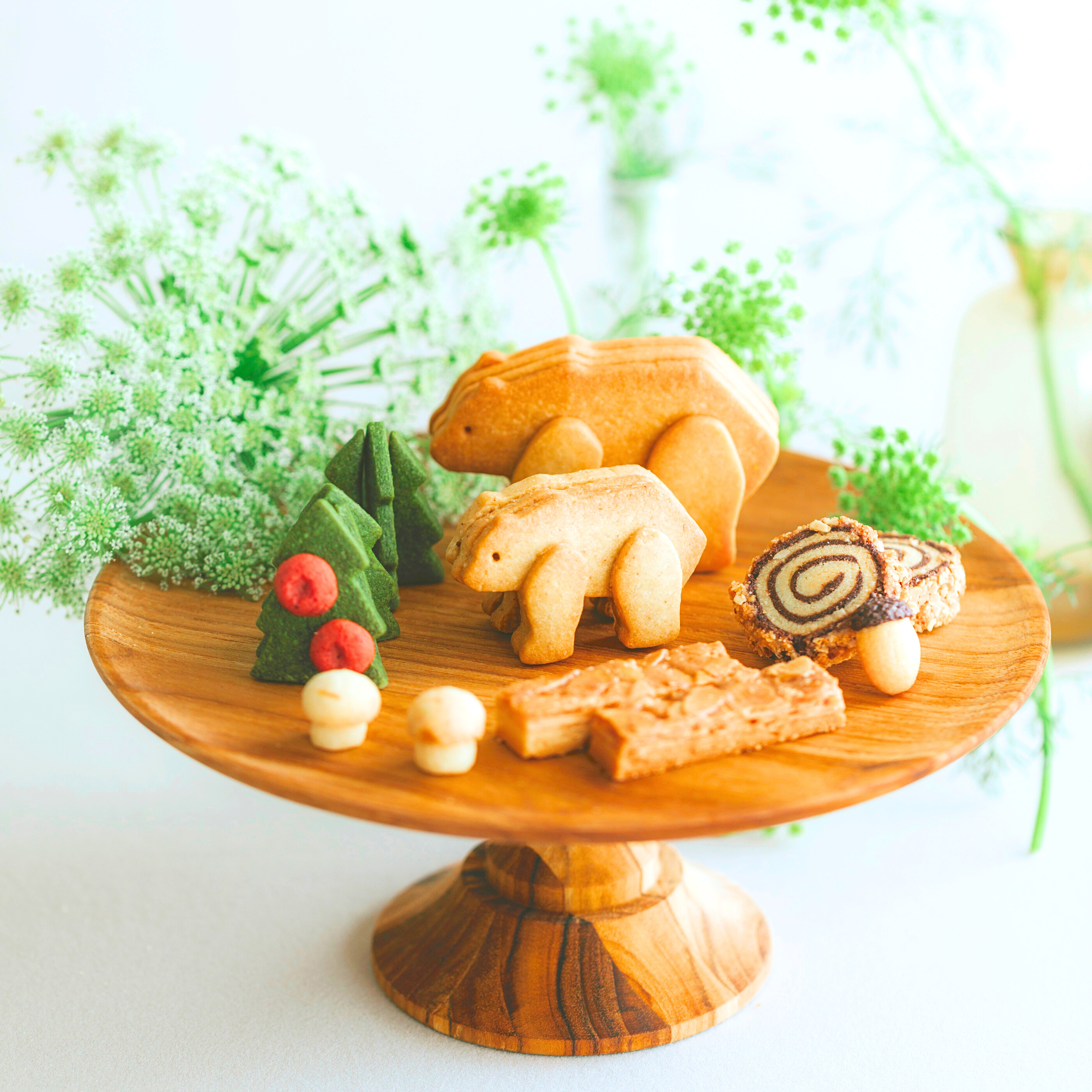 ハロウィン期間限定パッケージ 小さな森のクッキー缶 おしゃれ ギフト 洋菓子 ユニーク 贈答 ありがとう