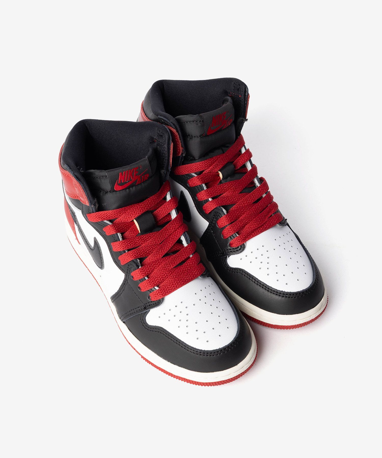 ナイキ NIKE AIR JORDAN 1 RETRO HIGH OG GS BLACK TOE REIMAGINED エアジョーダン レトロ ハイ オージー FD1437 スニーカー ハイカット つま黒 ジュニア キッズ レディース シューズ AJ1