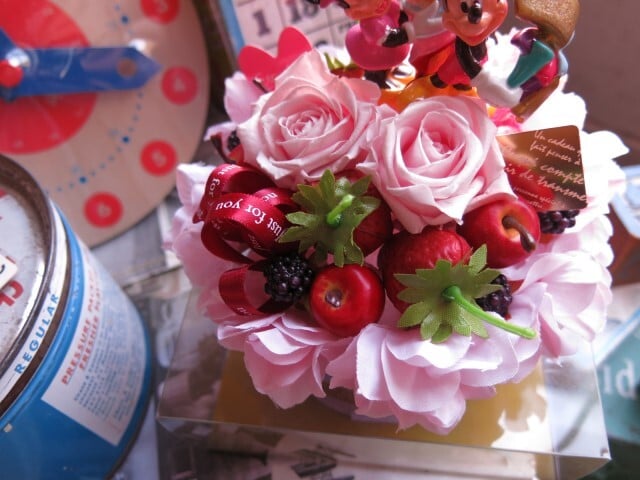 クリスマスプレゼント ミッキー ミニー 花束風 フラワーケーキ プリザーブドフラワー入り ケース付き ノーマル ミッキーマウス ミニー ◆誕生日プレゼント・記念日の贈り物におすすめのフラワーギフト