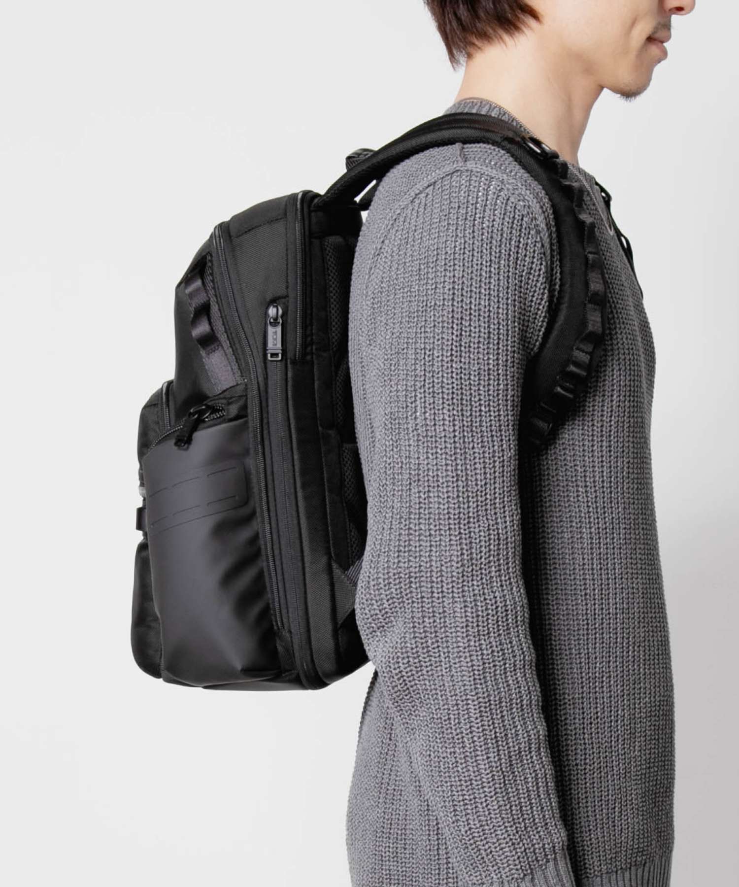 トゥミ TUMI ALPHA BRAVO アルファ ブラボー Navigation Backpack ナヴィゲーション バックパック 0232793D 142479 0232793DGMT 159082 リュックサック メンズ バッグ ブラック 防水加工 ラップトップ収納 PCポケット 収納力 大容量 通勤 ビジネス