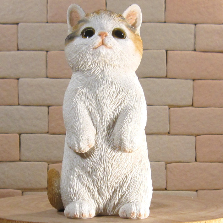 猫　置物 リアル　シンお願いキャット　４　ミケ　ネコ　動物オブジェ　ガーデン　オーナメント　店舗　カウンター　装飾　オブジェ　インテリア　玄関先　庭　ねこ好きさん人気ギフト　動物人気ギフト　クリスマスプレゼント　お誕生日祝い　母の日人気　父の日人気　敬老の日人気