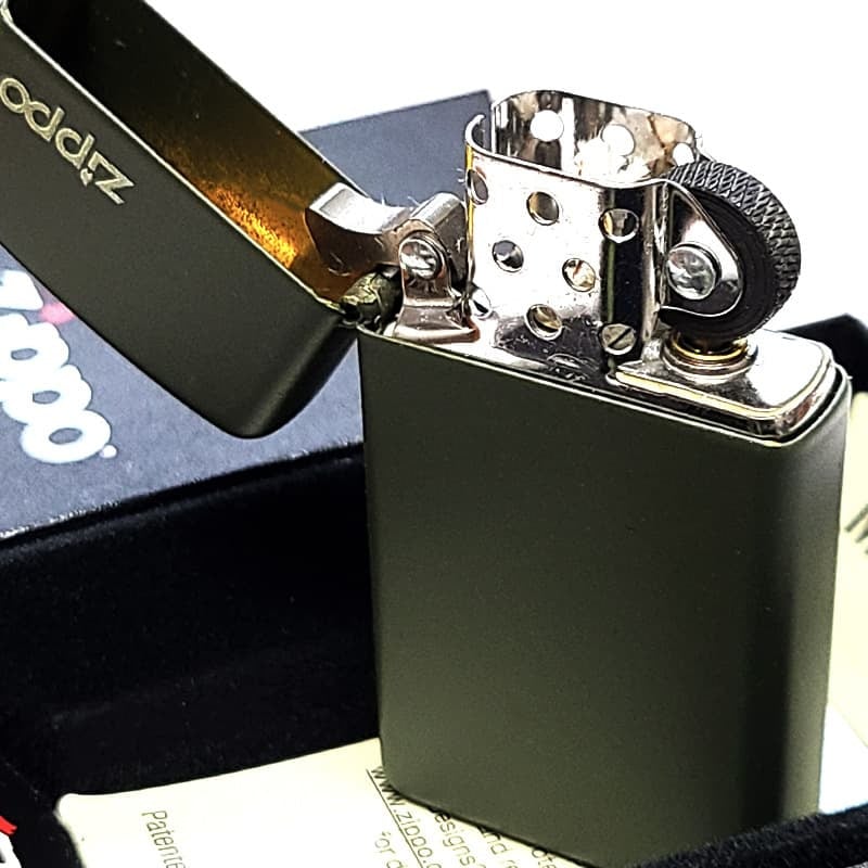 ZIPPO ライター スリム型 マットカーキ ジッポーロゴ グリーン おしゃれ 艶消し オリーブ ギフト シンプル 緑 レディース  可愛い プレゼント メンズ