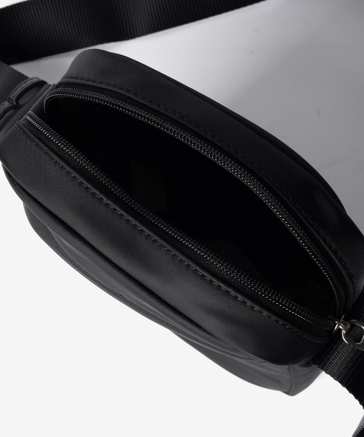 カルバンクライン Calvin Klein SLEEK REPORTER スリーク レポーター LV04D3180G ショルダーバッグ メンズ バッグ