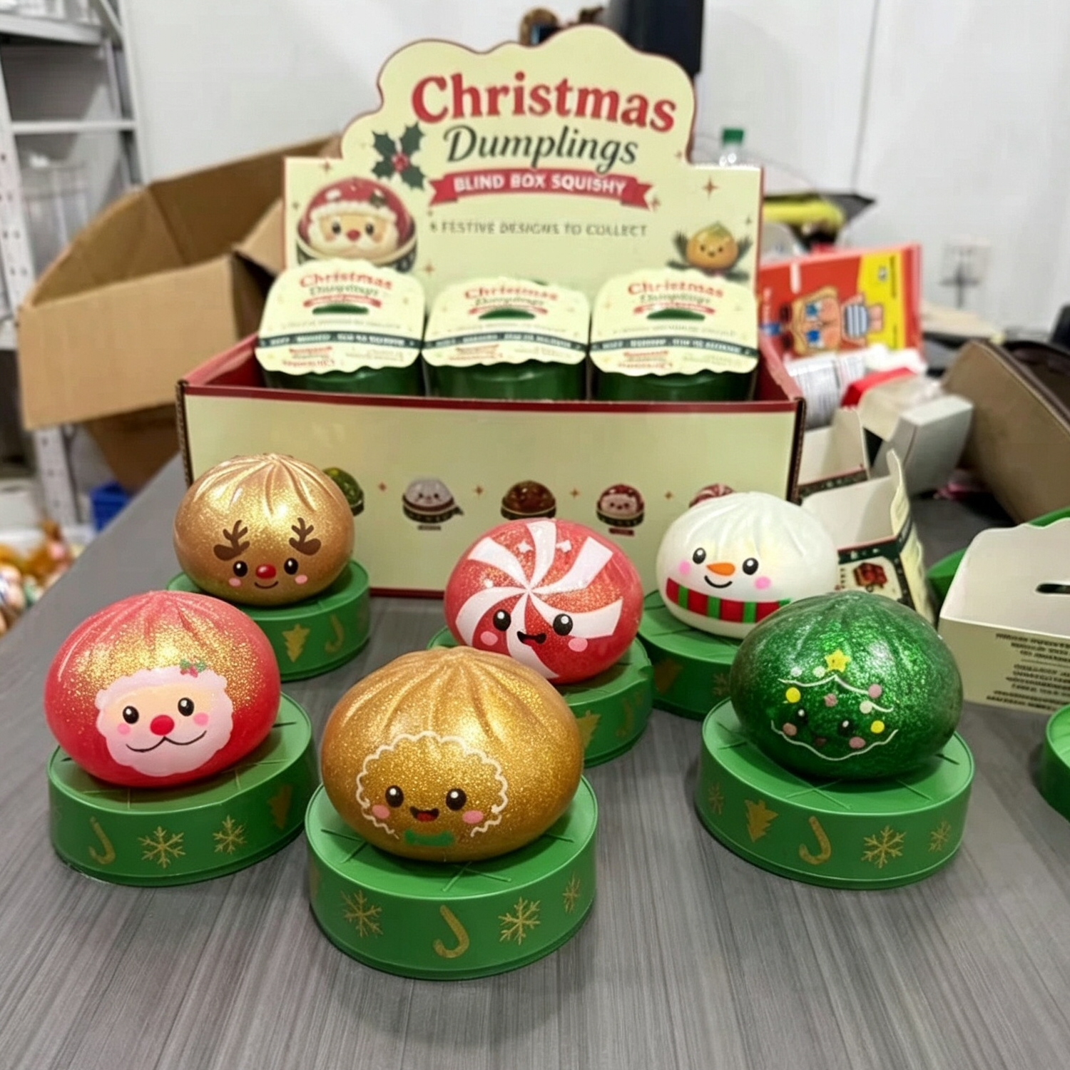 SNSでバズり中！クリスマス 肉まんスクイーズ ブラインドBOX 肉まん スクイーズ 低反発 もちもち 全6色 せいろ ケース付き スクイーズ玩具 ストレス解消 おもちゃ かわいい 癒しグッズ 握る やわらかい プレゼント ギフト