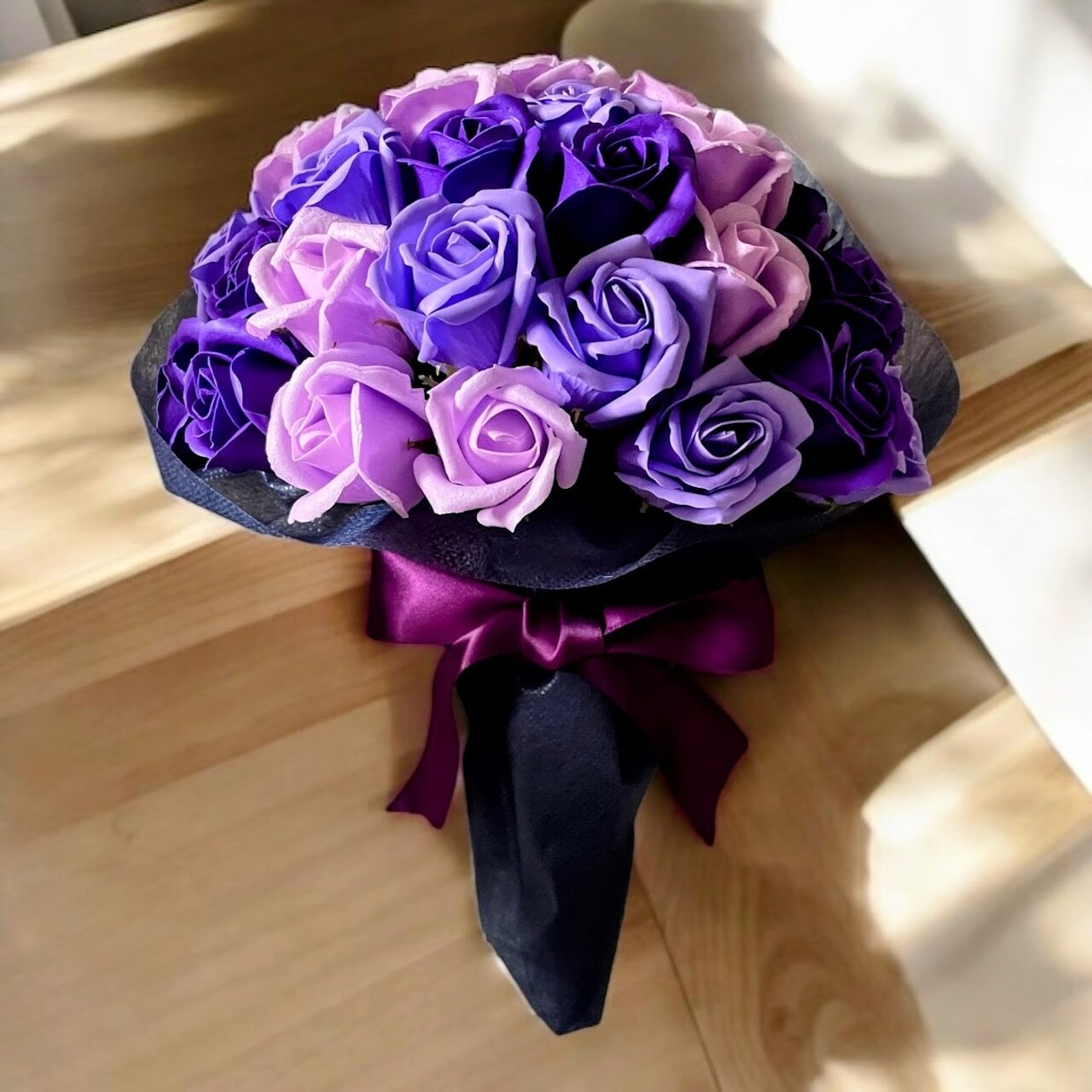 【パープルミックス】「サヴォンローズ」 花束 ブーケ バラの花束 薔薇の花束 花ギフト フラワーギフト フラワーボックス プロポーズ サプライズ ソープフラワー シャボンフラワー 石鹸フラワー 石鹸の花 石鹸のバラ 枯れない花 インテリア 母の日 父の日 敬老の日 クリスマス バレンタイン ホワイトデー 誕生日 入学 卒業 就職 結婚祝い 結婚記念日 退職祝い 記念日 