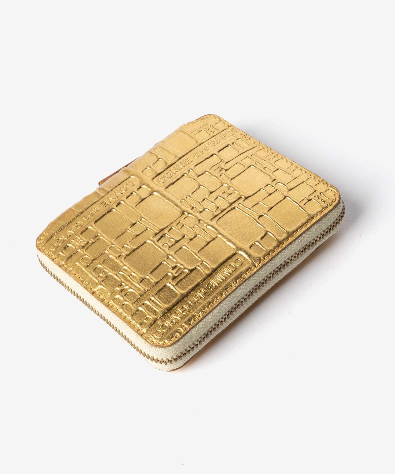 コムデギャルソン COMME DES GARCONS EMBOSSED LOGOTYPE エンボス ロゴタイプ Bifold Wallet 二つ折り財布 SA2100EG ユニセックス 財布