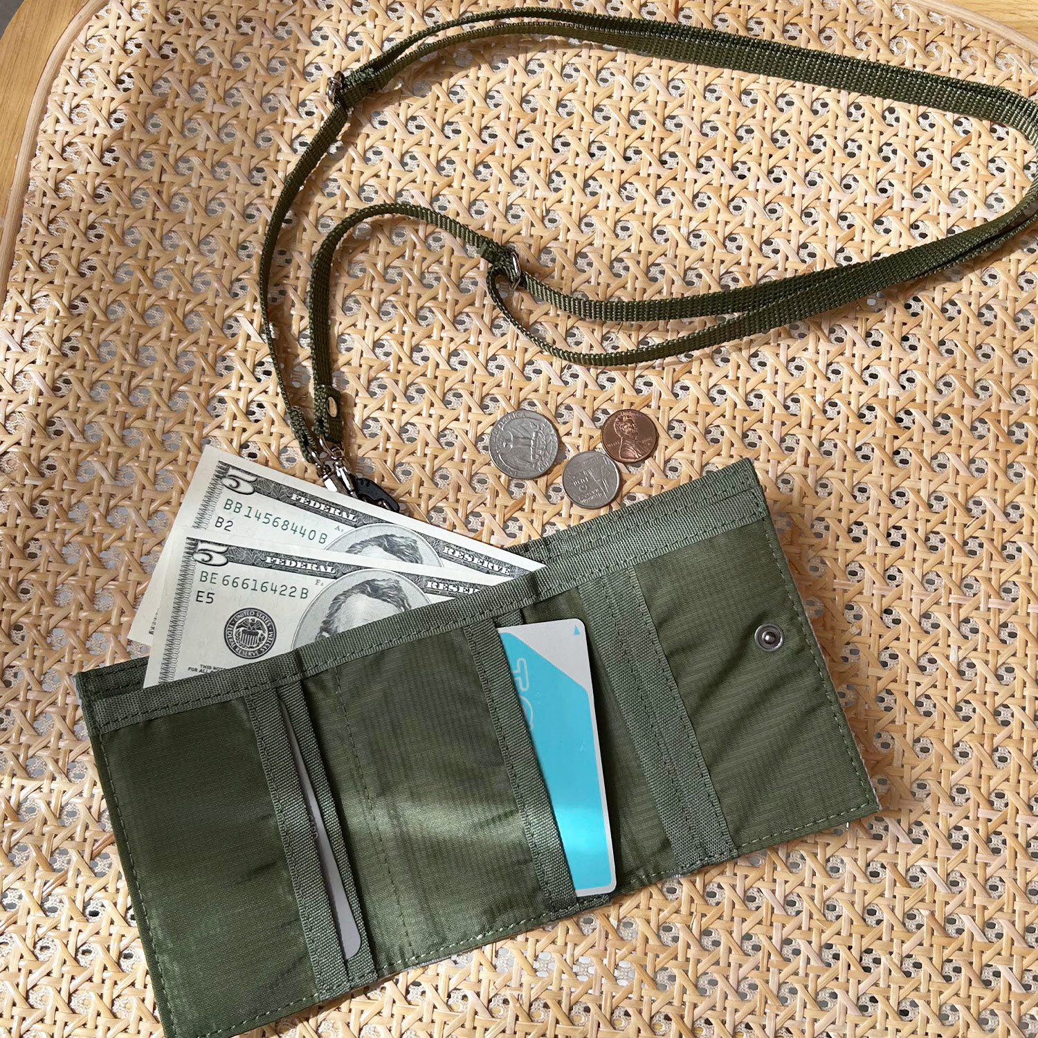 ミニ財布 L.R.M FOLD(フォールド) コンパクト三つ折り財布 おしゃれ メンズ シンプル かっこいい 小さい 普段遣い お財布デビュー 子供 男子高校生 女子高校生 ナイロン かっこいい シンプル ワンポイント 普通 お財布 さいふ ウォレット 彼氏 プレゼント 男性 人気 ブランド