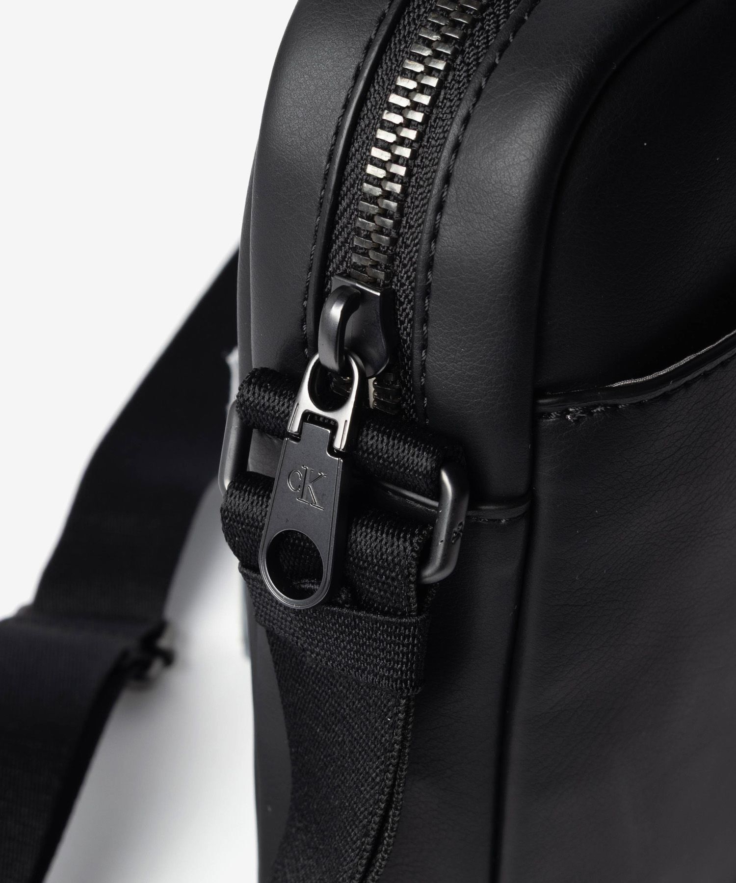 カルバンクライン Calvin Klein BOLD CK REPORTER ボールド CK リポーター LV04D3248G ショルダーバッグ メンズ バッグ