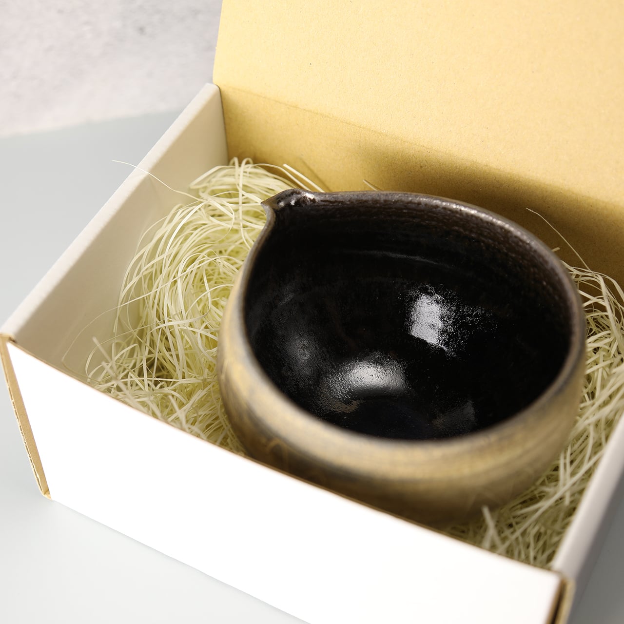 【使うほど味わい深まる片口　『枯色線紋　片口』　中島智靖】男性　日本酒　片口　誕生日　一点物 片口　和食器 酒器  　かっこいい　記念日 ギフト食器 食器ギフト 食器 贈り物 お祝い 結婚祝い 新築祝い 箱入り