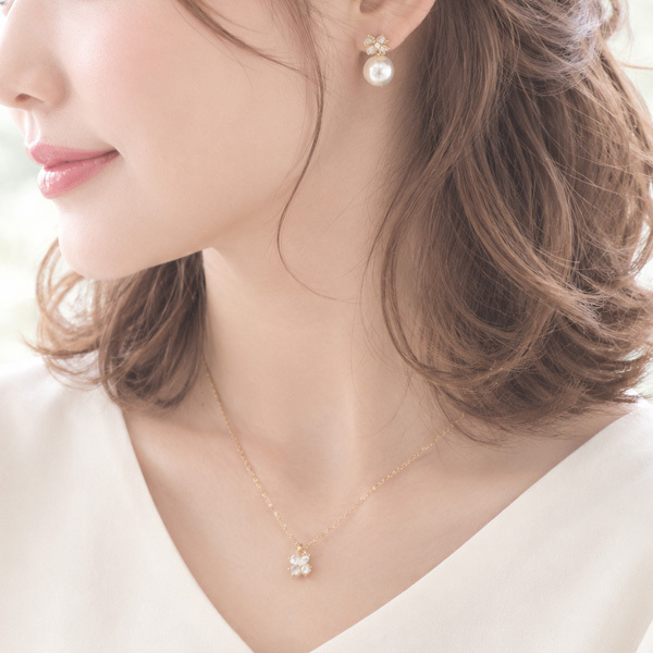 【クローバーキュービックジルコニアネックレス☆日本製】パーティや結婚式にもお勧め♪華奢ネックレスが可愛い/レディース/プレゼント/誕生日/クリスマス/ウェディング/発表会/パーティー/2次会