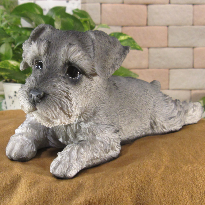 犬　置物 リアル　シュナウザー　伏せ　いぬ　動物オブジェ　ガーデン　オーナメント　店舗　カウンター　装飾　オブジェ　インテリア　玄関先　庭　犬好きさん人気ギフト　動物人気ギフト　クリスマスプレゼント　お誕生日祝い　母の日人気　父の日人気　敬老の日人気