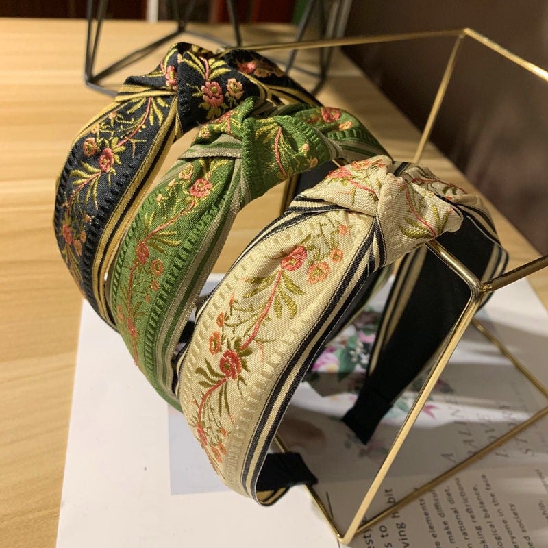 ヘアバンド カチューシャ 刺繍 リボン  髪留め レディース  ロングヘア 大 ヘアアクセサリー 大人 おしゃれ かわいい 髪 トレンド ガーリー 髪飾り 前髪止め ボリューム ギフト 韓国ファッション 上品 高級感 痛くない 前髪キープ