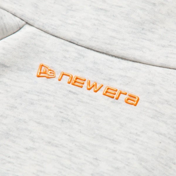 ニューエラ ゴルフ テック スウェット ハーフジップ プルオーバー Emboss Logo オートミール New Era Golf (15129438) 2026年秋冬モデル お誕生日祝い お祝い 記念品 お父さん 父の日 彼氏 男性 30代 40代 50代 60代 母の日 お母さん 還暦祝い 敬老の日 彼女 人気プレゼント プレゼント