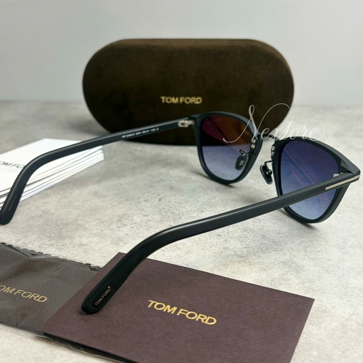 【並行輸入品】【正規品・新品】TOMFORD トムフォード TF1049D FT1049D 02W マットブラック グラデーションブルー イタリア製 アジアンフィット サングラス メガネ 眼鏡 メンズ レディース TOM FORD トム フォード 伊達メガネ ビジネス