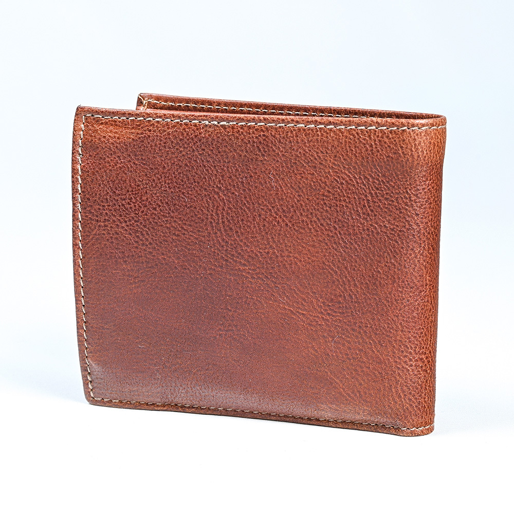【名入れ無料】 【スペシャルラッピング付】 【純正紙袋付】 イルビゾンテ IL BISONTE 折財布 二つ折り財布 全4種 包装紙23種類から選べる ギフトセット レディース メンズ 本革 誕生日 結婚祝い 結婚式 高級 クリスマス バレンタイン ホワイトデー 父の日 母の日 就職祝い 父 母 娘 息子 彼氏 彼女 ラッピング付き ゴールド名入れ 箔名入れ