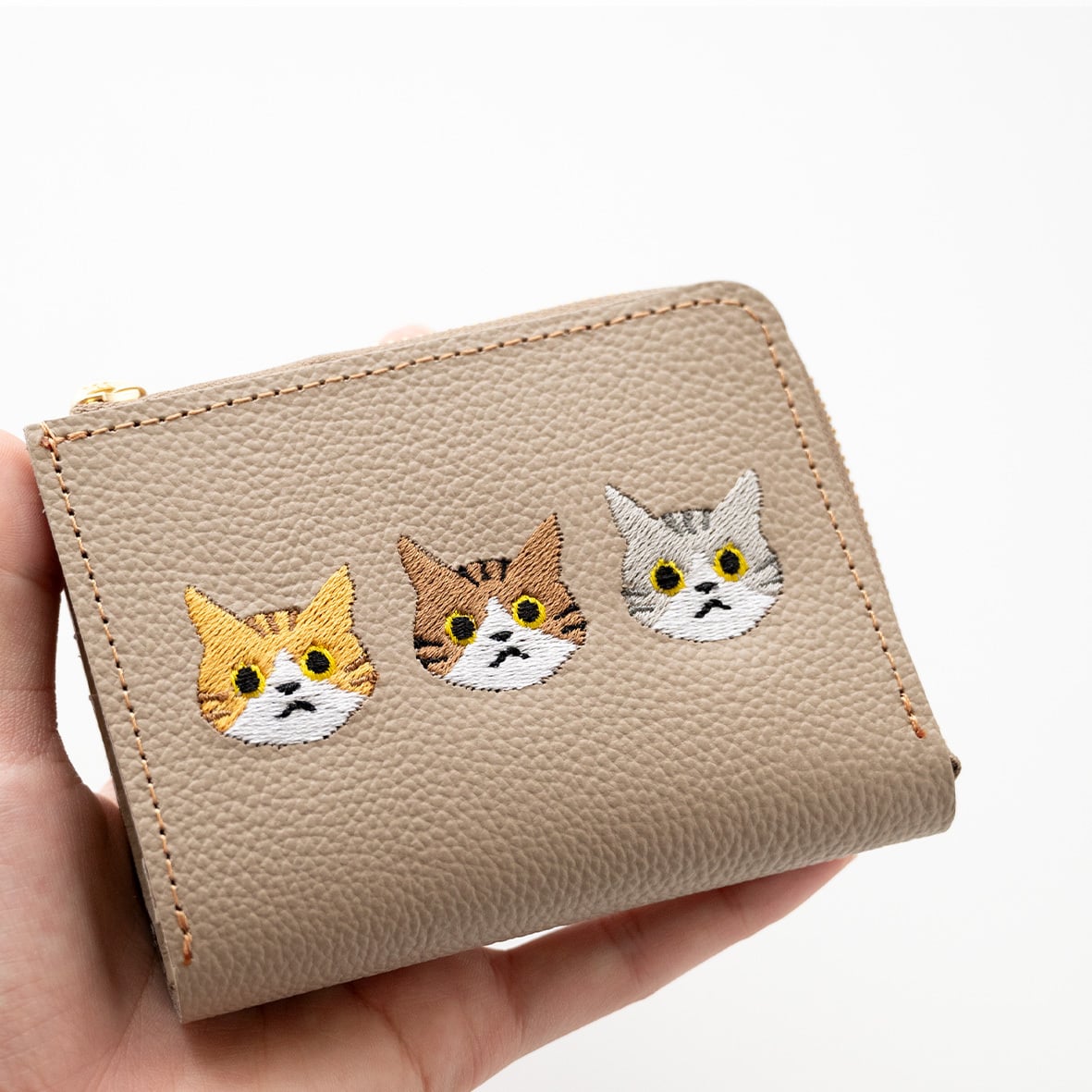 送料無料 BOX型コインケース付き L字ウォレット 【 3匹の猫 】 刺繍 本革 ミニ財布 ギフト