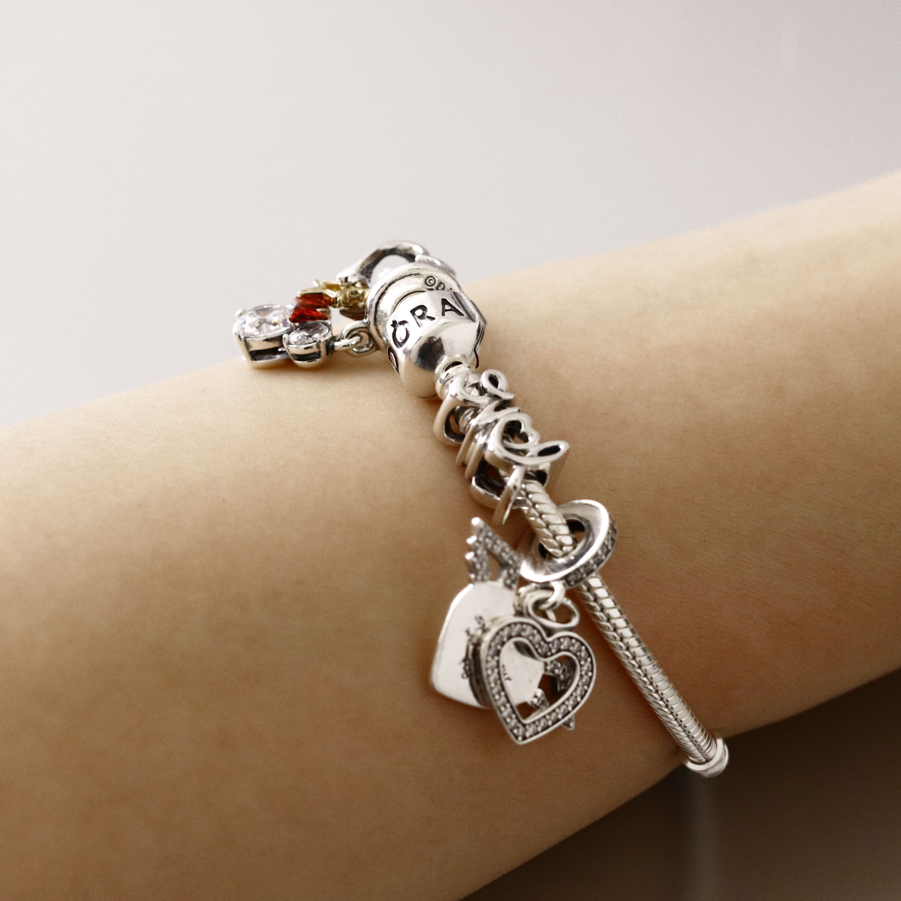 ボックス・ショッパー付 PANDORA(パンドラ) ★ Barrel Clasp Snake Chain Bracelet ★バレルクラスプ スネークチェーン ブレスレット★  チャーム ブレスレット カスタマイズ アクセサリー シンプル 日常使い 誕生日 記念日 母の日 プレゼント ギフト