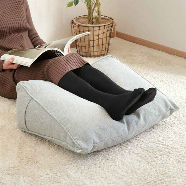 背もたれクッション[三角クッション 背もたれ 三角枕 洗える カバー セット バックレスト 寄りかかり クッション 壁 背中 椅子 ベッド ごろ寝クッション へたりにくい 4way まくら ピロー スマホクッション 足置きクッション]