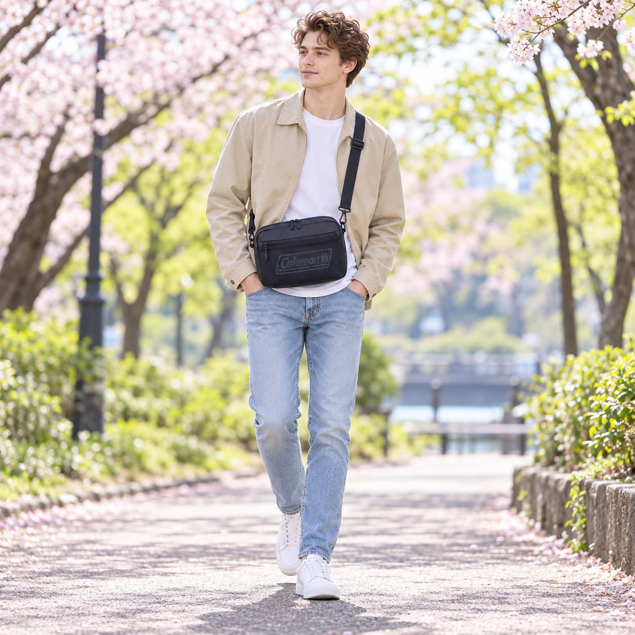 Coleman コールマン ショルダーバッグ 斜め掛け シールドショルダーポーチ  ユニセックス 男女兼用 普段使い 使いやすい コンパクト