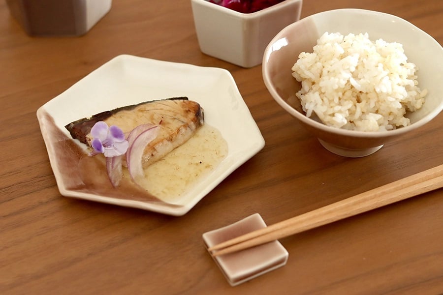 「食卓にときめきを」取皿・中鉢・てのひら茶碗・六角箸セット / marriage colors line / ギフトボックス＆熨斗付き / 瀬戸焼【送料無料（北海道・沖縄を除く）】