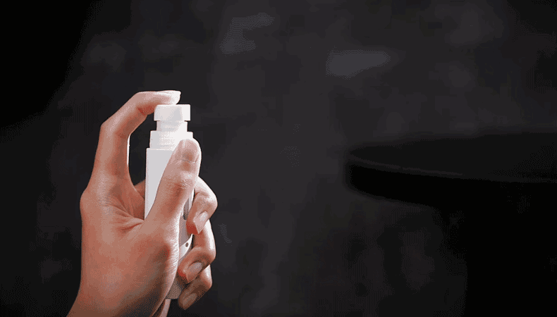 オゾン水生成スプレー 携帯 除菌 消臭 脱臭 USB充電式 コードレス ノンアルコール ハンディ ミスト オゾン水 オゾンスプレー 小型 コンパクト 持ち運び 軽量 57g 薬剤不使用 車内 ベビー 赤ちゃん ペット トイレ キッチン おもちゃ 靴 衣類 タバコ 除菌スプレー おしゃれ