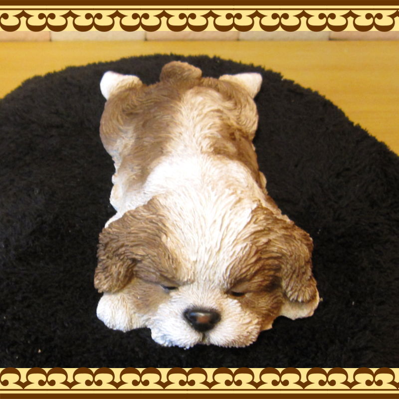 犬　置物 リアル　ウトウト・ねむねむ　シーズー　いぬ　動物オブジェ　ガーデン　オーナメント　店舗　カウンター　装飾　オブジェ　インテリア　玄関先　庭　犬好きさん人気ギフト　動物人気ギフト　クリスマスプレゼント　お誕生日祝い　母の日人気　父の日人気　敬老の日人気