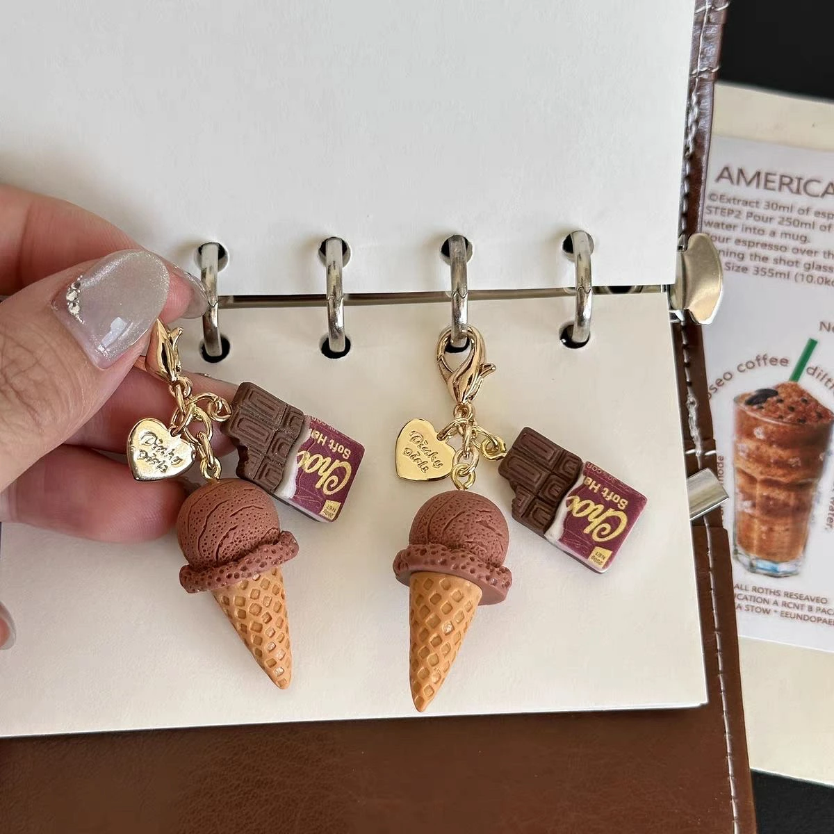バッグチャーム 2点セット アイスクリーム チョコレート キーホルダー チャーム バッグアクセサリー スイーツ モチーフ レディース かわいい おしゃれ ゴールド プレゼント ギフト