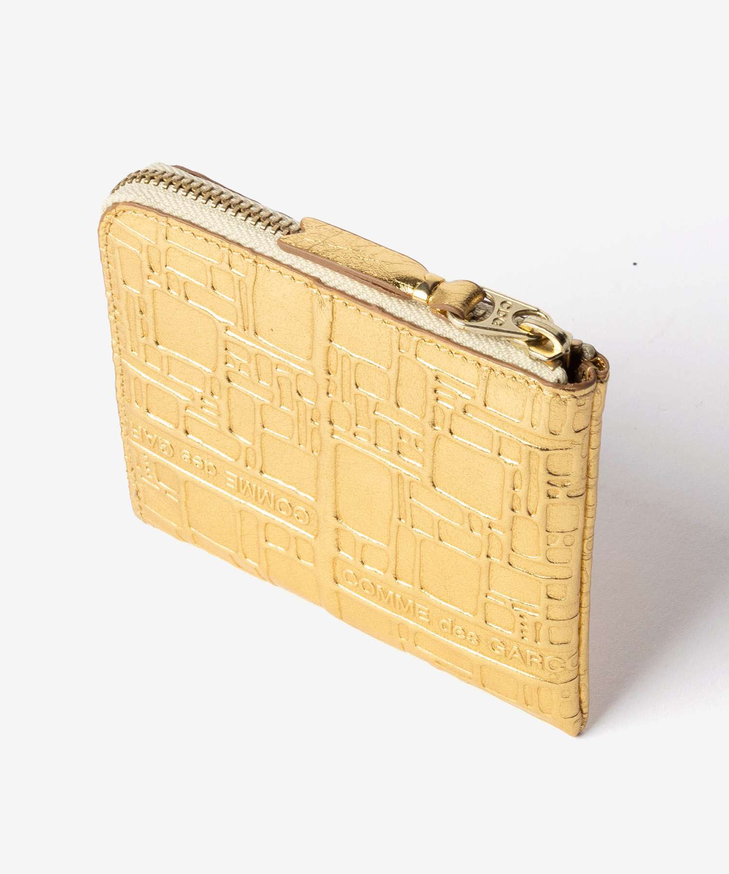 コムデギャルソン COMME DES GARCONS EMBOSSED LOGOTYPE エンボスロゴタイプ HALF ZIP WALLET ハーフジップ ウォレット SA3100EG ミニ財布 L字ファスナー コインケース ユニセックス 財布