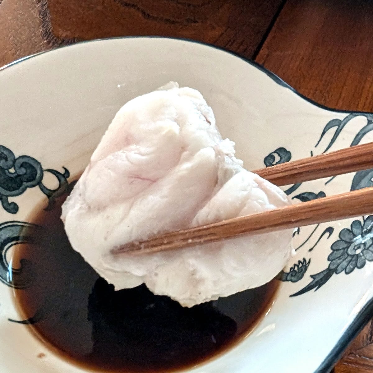 幻の高級魚　天然本クエ鍋セット（冷凍）約500ｇ（身とアラ）約2～3人前  大きなクエ使用 　送料無料　※北海道、東北、沖縄は送料別途加算 本クエ くえ 九絵 アラ クエ 魚 クエ鍋 海鮮鍋 高級魚