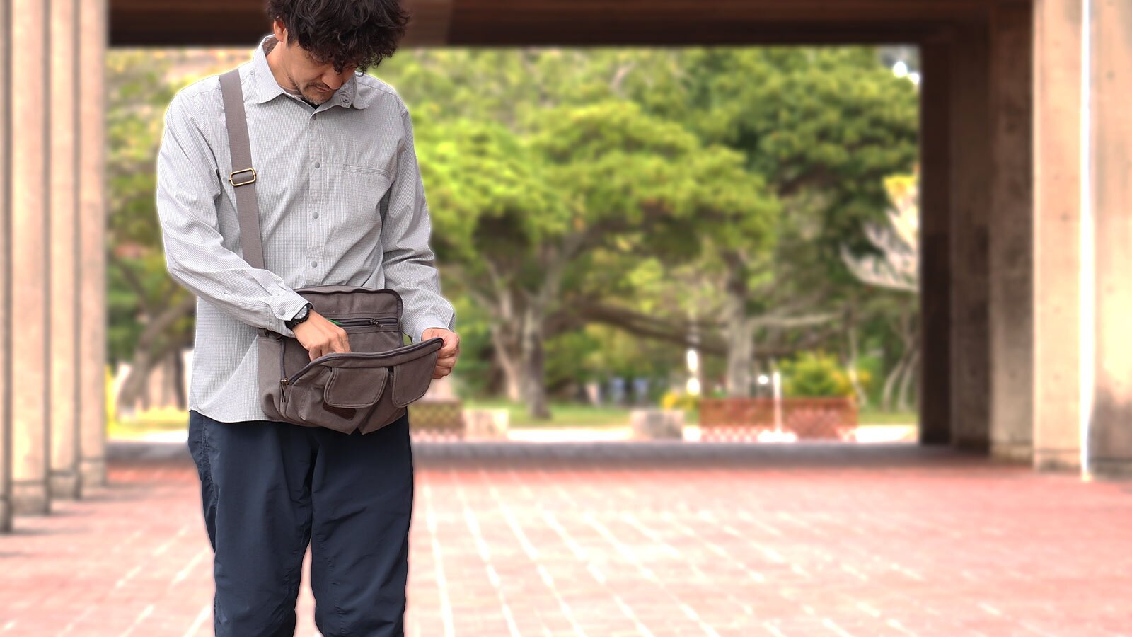 9ポケット多収納　WOODYBELLY ショルダーバッグ【送料無料】メンズ 帆布 父の日 プレゼント キャンバス 小さめ 小さい 斜め掛け 斜めかけバッグ 多収納 軽量 軽い 男性 女性 誕生日 祖父 肩掛けバッグ 帆布バッグ 旅行用カバン トラベルバッグ 海外旅行 使いやすい 鞄 30代 40代 50代 60代 70代 ギフト 贈り物 父親 彼氏 彼女 記念日