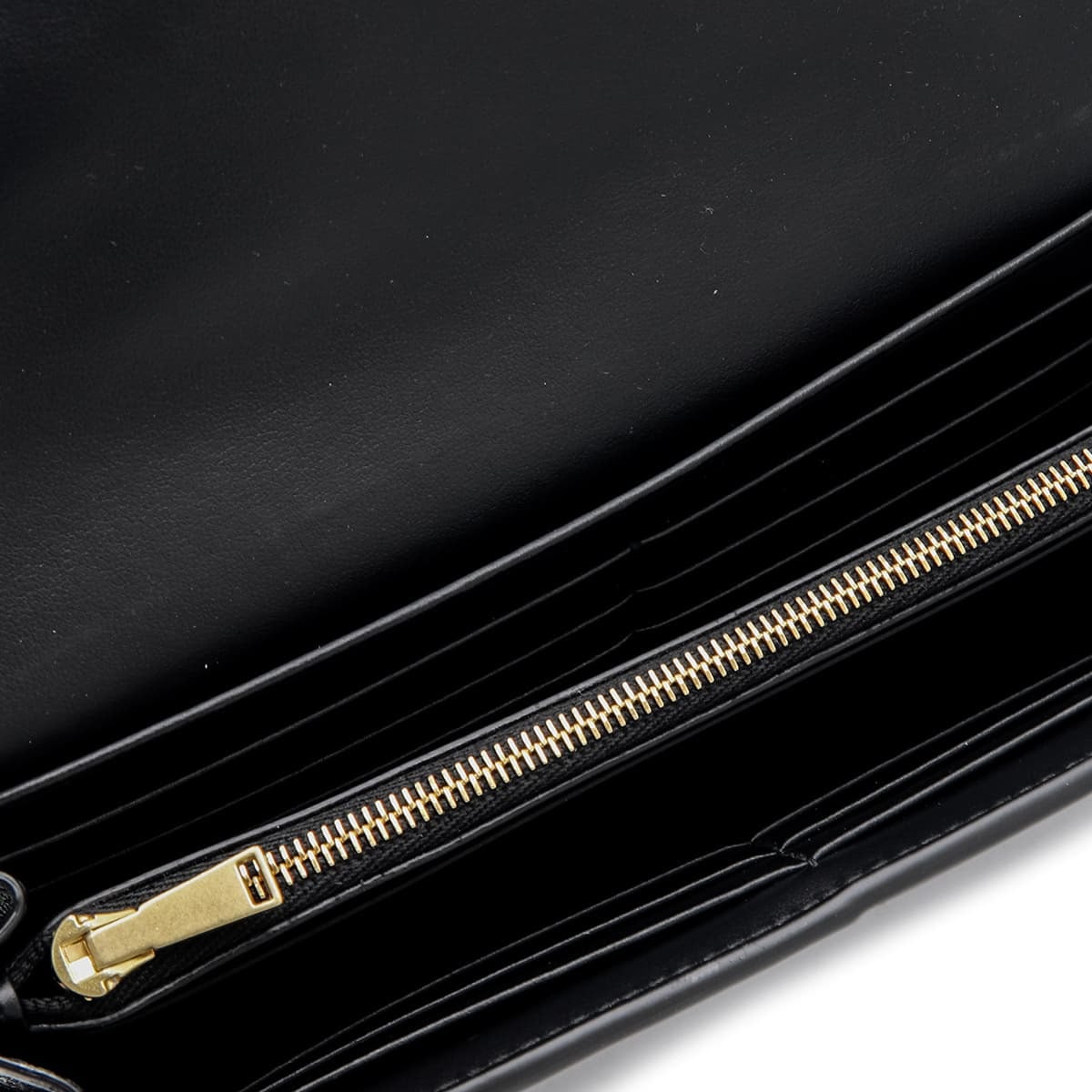 ボッテガヴェネタ BOTTEGA VENETA 長財布 レディース メンズ マキシイントレチャート 本革 ブラック 黒 かぶせ フラップ マグネット開閉 小銭入れ付き カード12枚 742694 V3UO3 8425