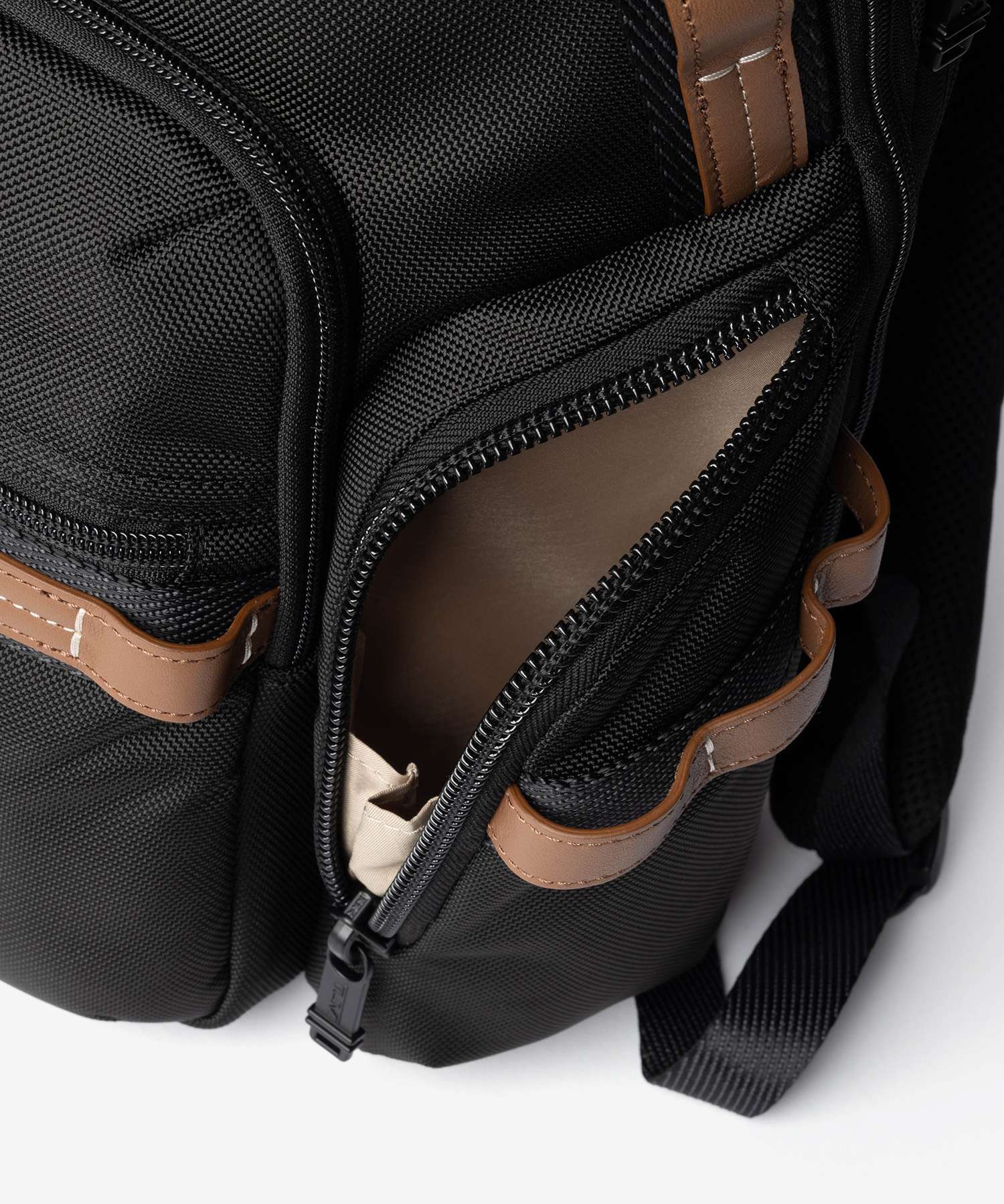 トゥミ TUMI ALPHA BRAVO アルファブラボー NAVIGATION BACKPACK ナヴィゲーション バックパック 0232793DBR 159077 リュックサック ユニセックス バッグ