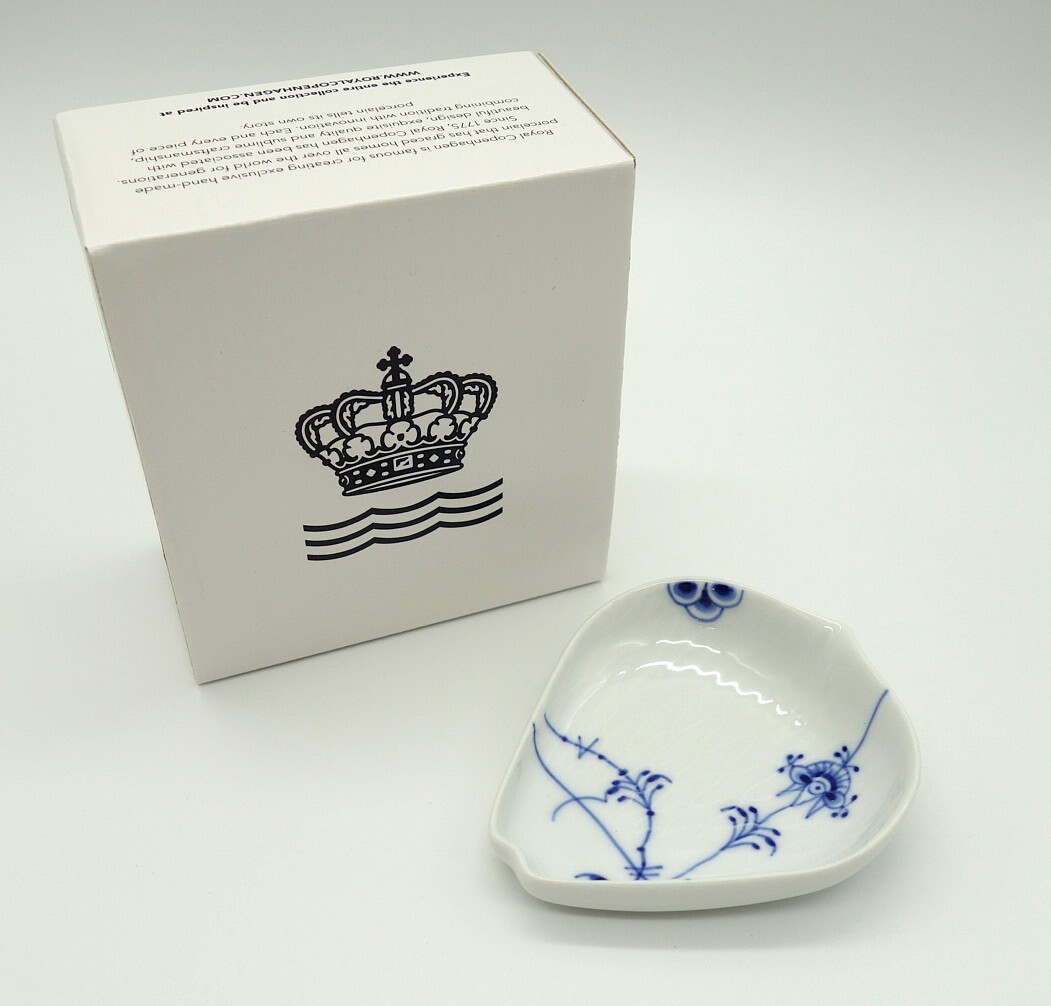 【ロイヤルコペンハーゲン】ブルーパルメッテ ペタルディッシュ 9cm　豆皿【結婚祝】【出産祝】【退職祝】【引越祝】【還暦祝】【記念品】