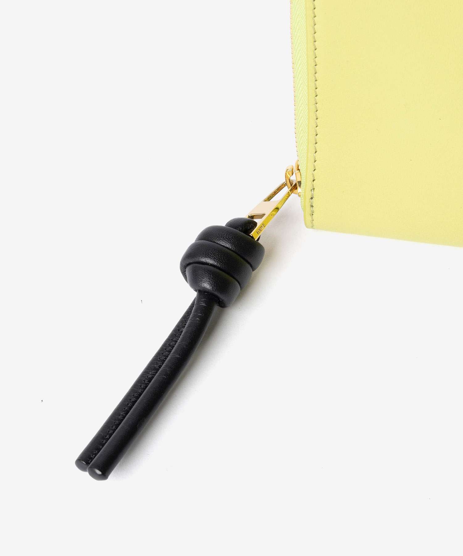 ロエベ LOEWE KNOT COMPACT ZIP AROUND WALLET IN SHINY NAPPA CALFSKIN ノット コンパクト ウォレット シャイニーナパカーフ CEM1CWZX01 二つ折り財布 ミニ財布 レディース 財布