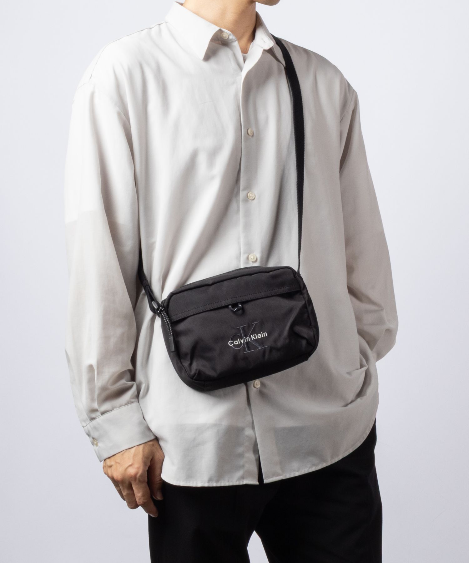 カルバンクライン Calvin Klein BOLD CAMERA BAG ロゴ ナイロン カメラバッグ LV04D3117G ショルダーバッグ メンズ バッグ