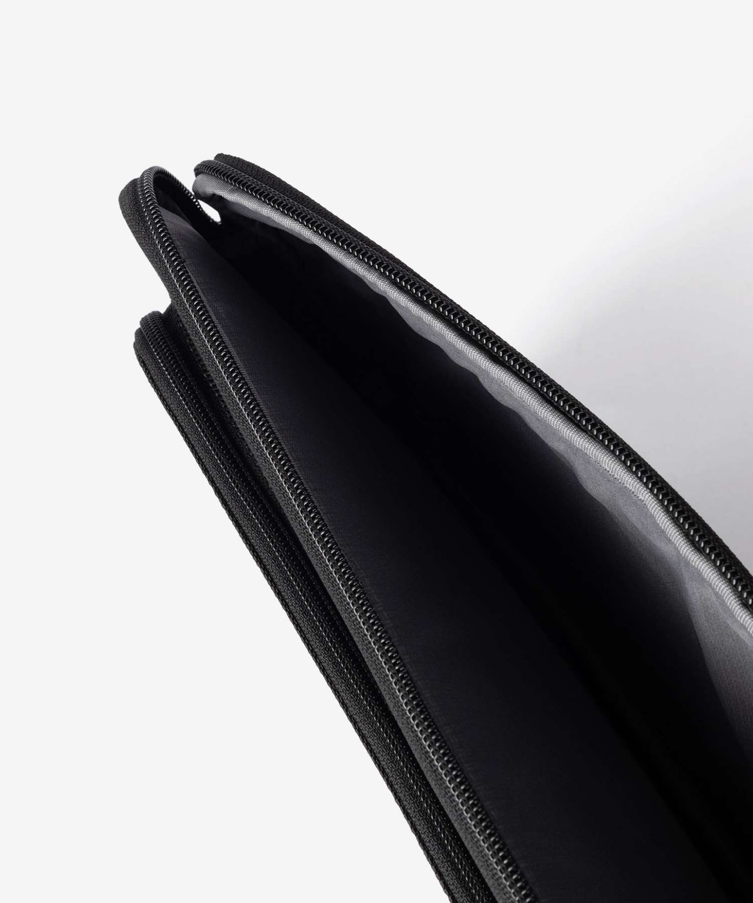 トゥミ TUMI ALPHA アルファ MEDIUM LAPTOP COVER ミディアム ラップトップ カバー 02603164D3 117251 PCケース ノートパソコン パソコン ケース メンズ バッグ
