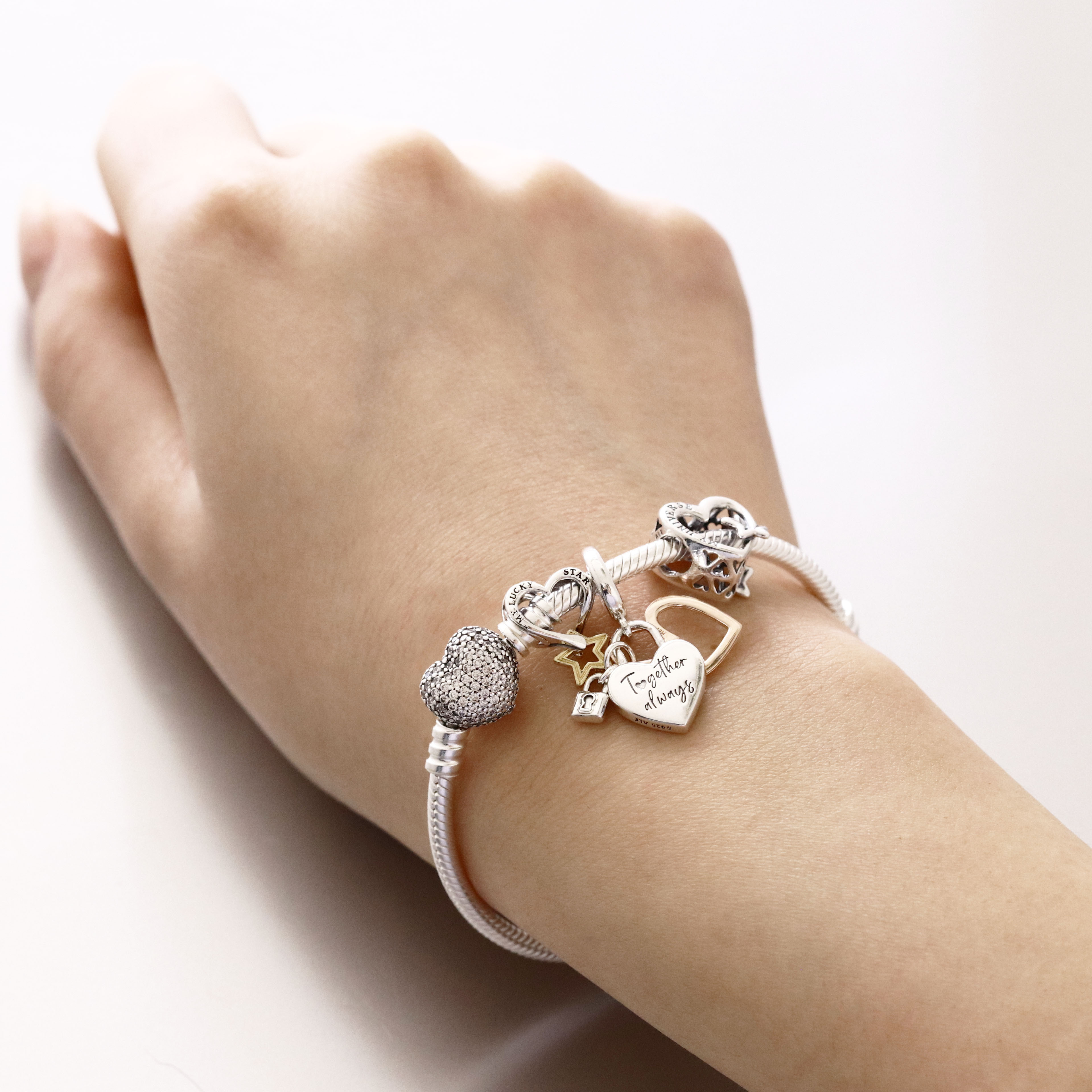 ボックス・ショッパー付 PANDORA(パンドラ) ★ Heart Padlock Double Dangle Charm ★ ハート 南京錠 ダブルダングルチャーム ★ ブレスレット カスタマイズ アクセサリー シンプル 日常使い 誕生日 記念日 母の日 プレゼント ギフト｜チャーム 単品