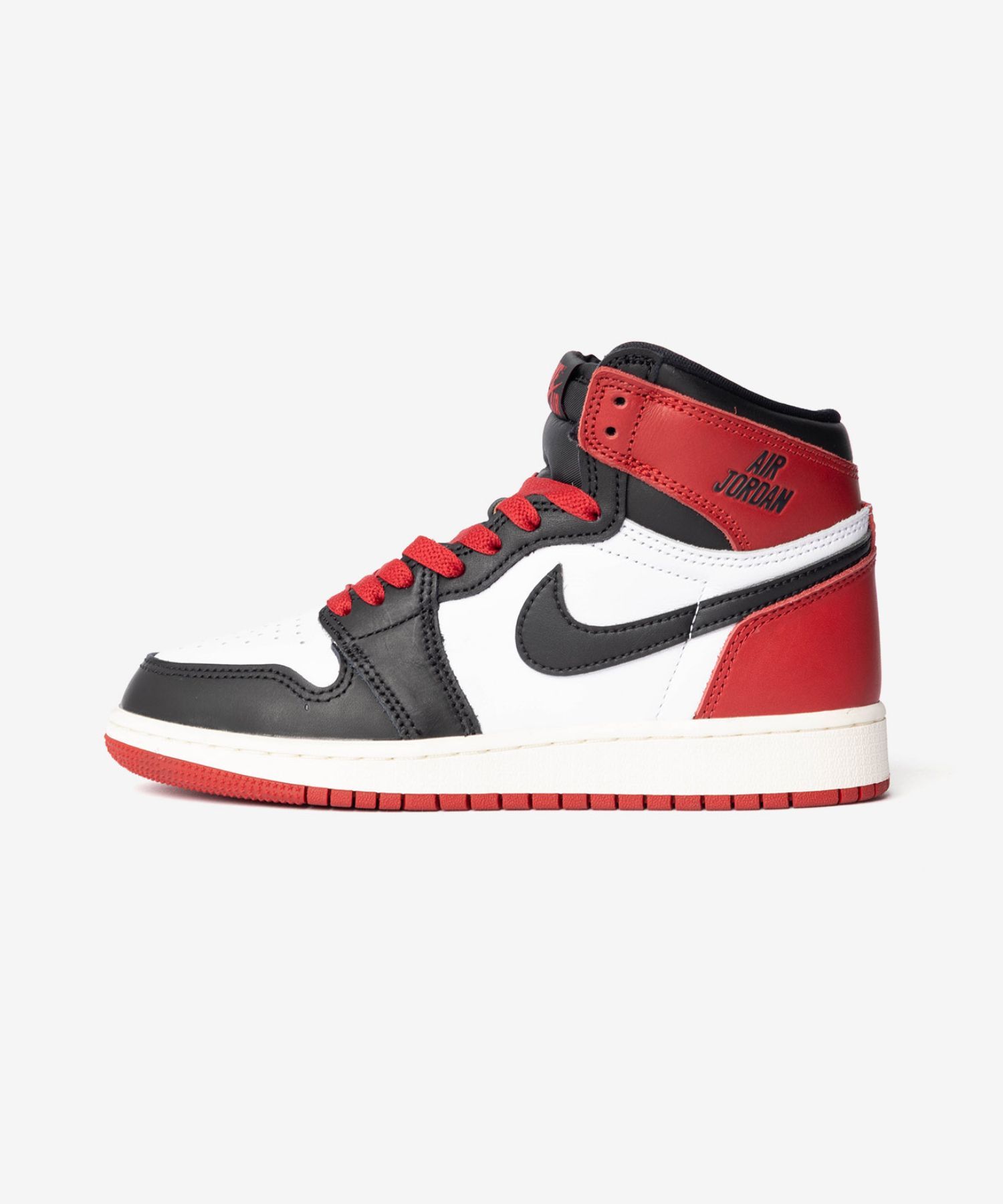 ナイキ NIKE AIR JORDAN 1 RETRO HIGH OG GS BLACK TOE REIMAGINED エアジョーダン レトロ ハイ オージー FD1437 スニーカー ハイカット つま黒 ジュニア キッズ レディース シューズ AJ1