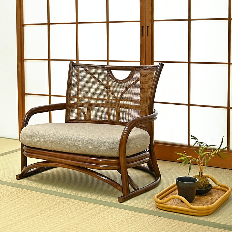 座椅子 あぐら ラタンチェア ローチェア rattan 椅子 リラックス フロアチェア ラウンジチェア パーソナルチェア イージーチェア ベージュ ナチュラル インテリア 和風 日本 畳 ひとり暮らし リビングチェア 北欧 おしゃれ 洋室 和室 ギフト