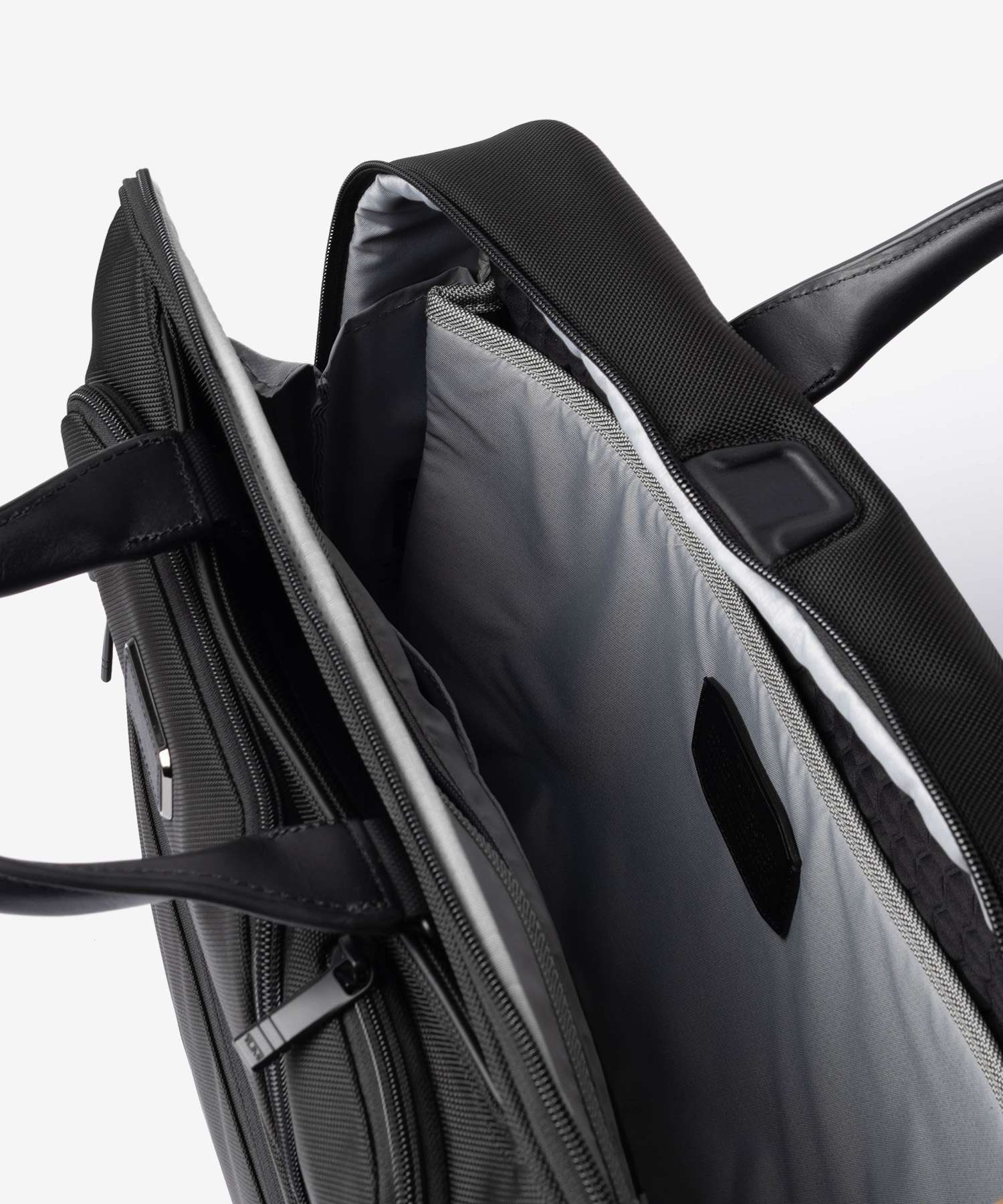 トゥミ TUMI ALPHA アルファ LARGE 17 BRIEFCASE ラージ 17インチ ブリーフケース 02603114D4 158967 ビジネスバッグ 通勤 メンズ バッグ ブラック
