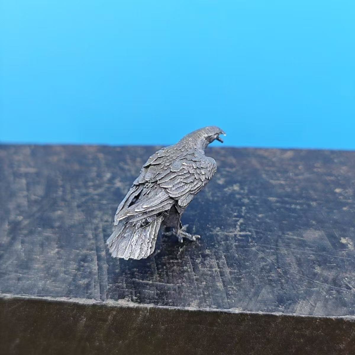 ワシ 置物 真鍮製 ミニチュア イーグル 鷲 オブジェ アンティーク調 動物 鳥 フィギュア インテリア 雑貨 デスク 飾り コレクション レトロ